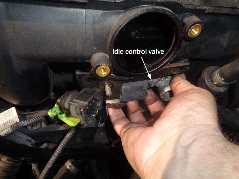 See B3505 repair manual